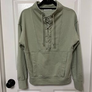 Lincoln outfitters pullover lace up detail green size small